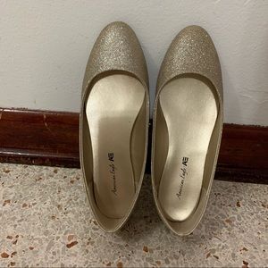 American Eagle Size 6 Gold Ballet Flats